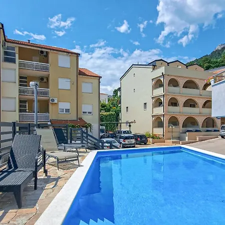 Apartamento Nice Apartment In Baska Voda *
