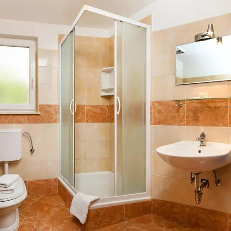 Nice Apartment In Baska Voda Baška Voda